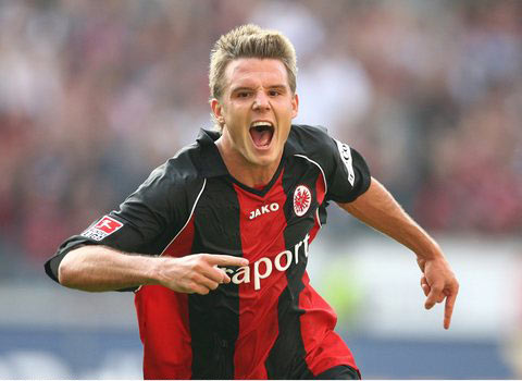 更是年轻球 更是年轻球